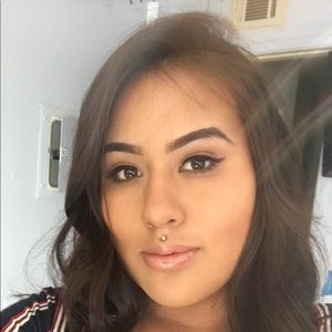 Meet your Posher, Perla